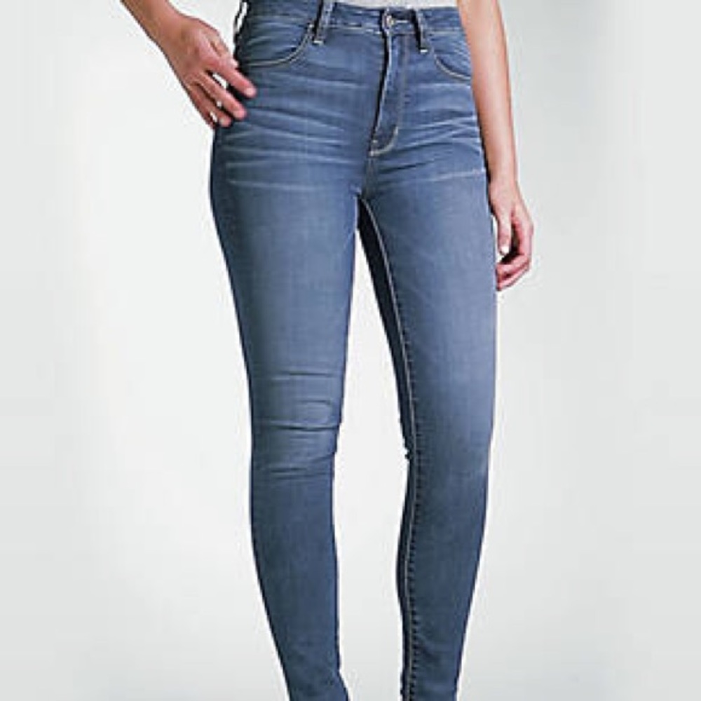 AEO Light-wash Skinny Jeans